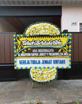 Papan Bunga Duka di Jorlang Hataran